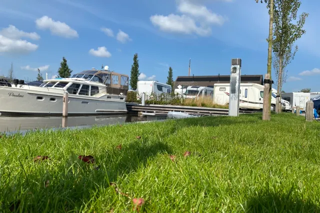 De mooiste campings in Friesland — met Camperplaats Leeuwarden in de spotlight