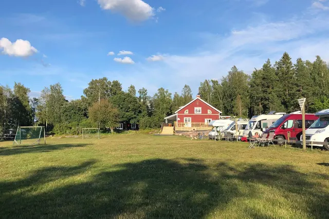 Hult Sommerhem Ställplatser för Husbil